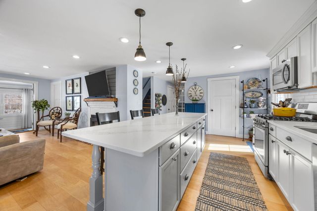 182 Woods Hole Road, Falmouth, MA 02540