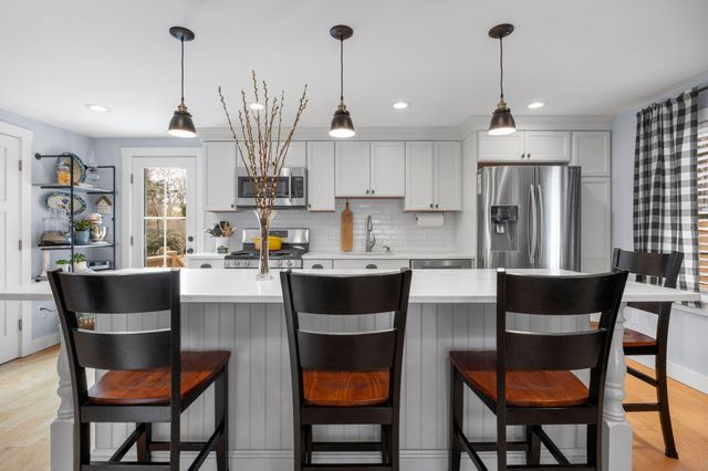 182 Woods Hole Road, Falmouth, MA 02540