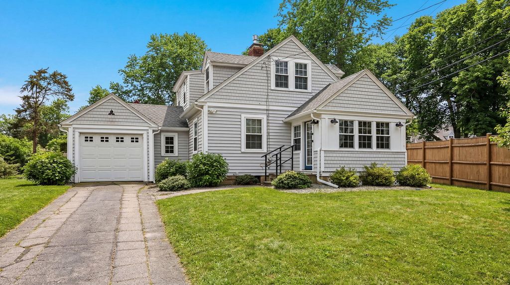182 Woods Hole Road, Falmouth, MA 02540