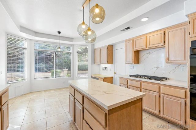 987 CALLE DE LEPANTO, Escondido, CA 92025