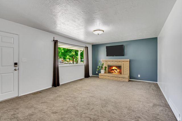 476 E 10425 S, Sandy, UT 84070