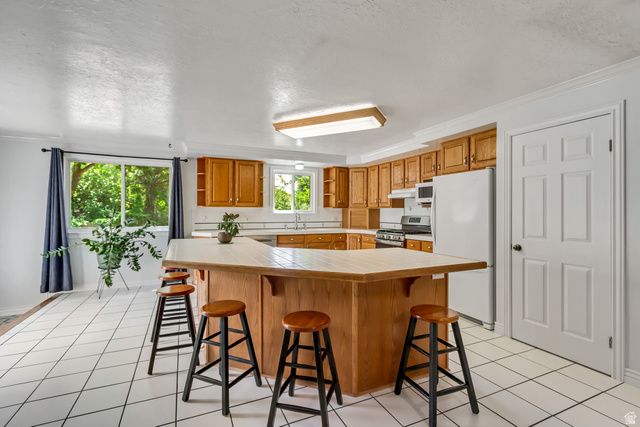 476 E 10425 S, Sandy, UT 84070