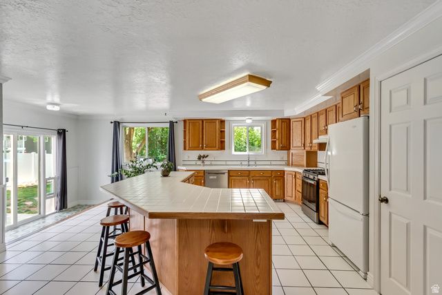 476 E 10425 S, Sandy, UT 84070