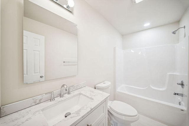 1528 Woodland, Michigan City, IN 46360