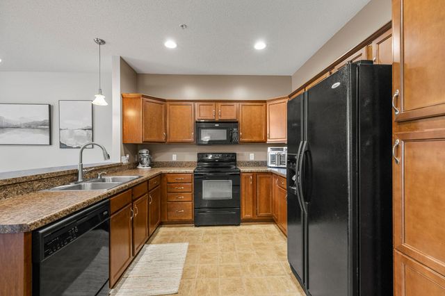 8334 Emery Parkway N 2408, Champlin, MN 55316