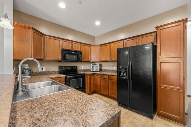 8334 Emery Parkway N 2408, Champlin, MN 55316