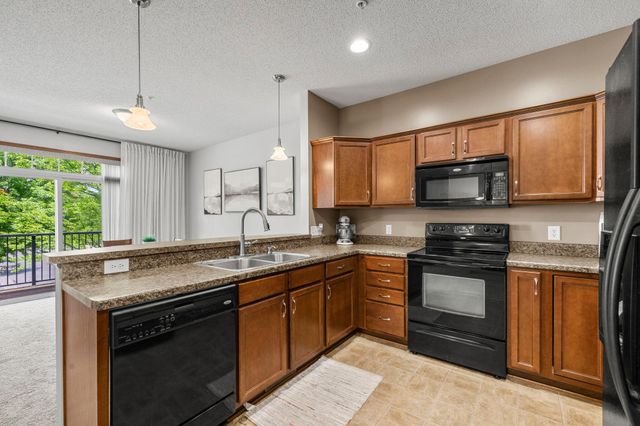 8334 Emery Parkway N 2408, Champlin, MN 55316