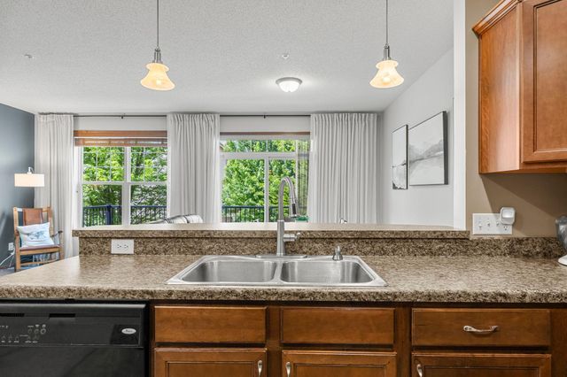 8334 Emery Parkway N 2408, Champlin, MN 55316