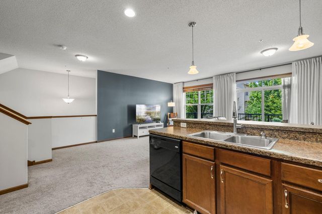 8334 Emery Parkway N 2408, Champlin, MN 55316