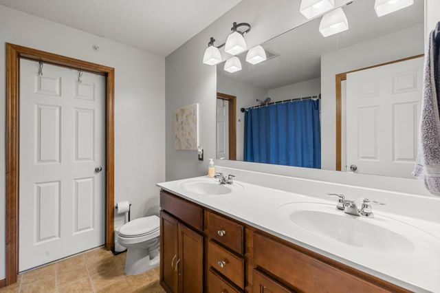 8334 Emery Parkway N 2408, Champlin, MN 55316