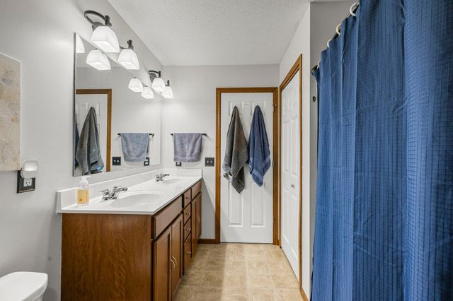 8334 Emery Parkway N 2408, Champlin, MN 55316