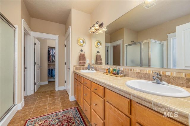 4897 N Red Hills, Meridian, ID 83642