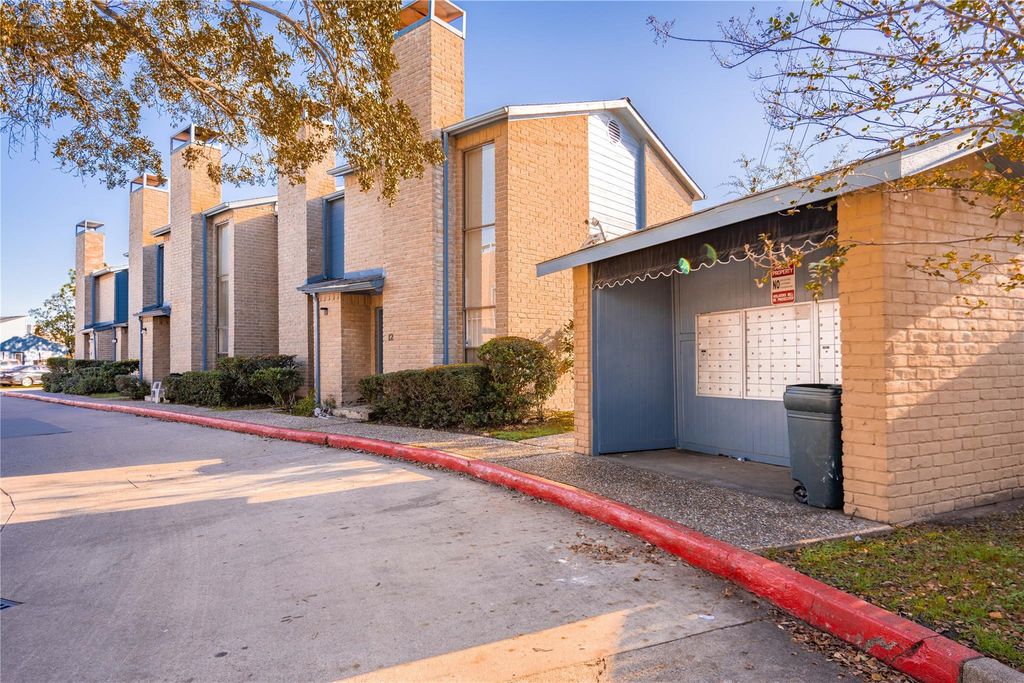 10001 Westpark Drive 86, Houston, TX 77042