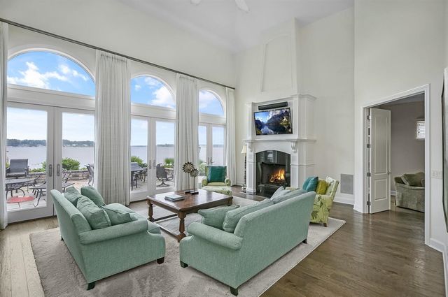 68283 Park Shore Drive, Edwardsburg, MI 49112