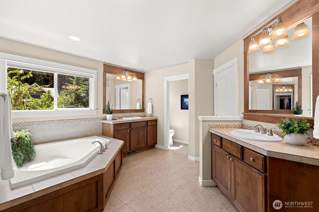 10643 238th Place NE, Redmond, WA 98053