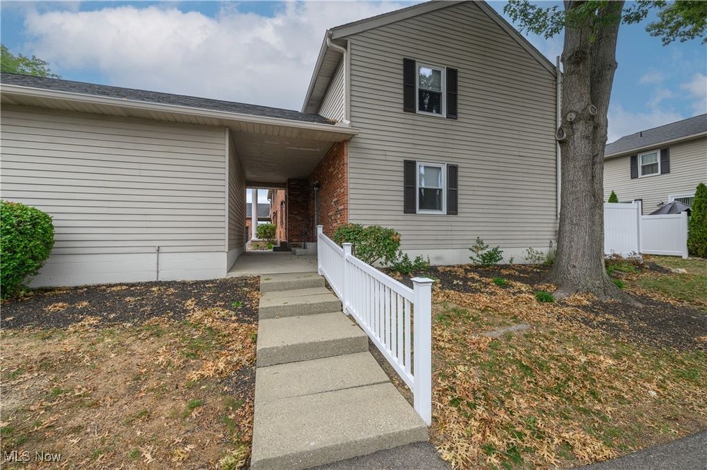 1236 W. Maple Street, North Canton, OH 44720