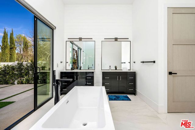 22931 Dolorosa Street, Woodland Hills, CA 91367