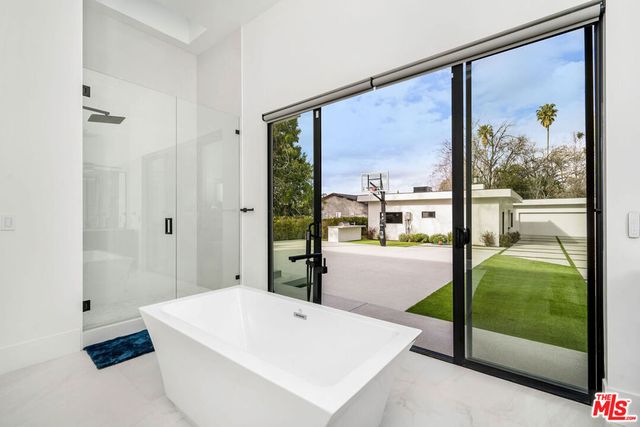 22931 Dolorosa Street, Woodland Hills, CA 91367