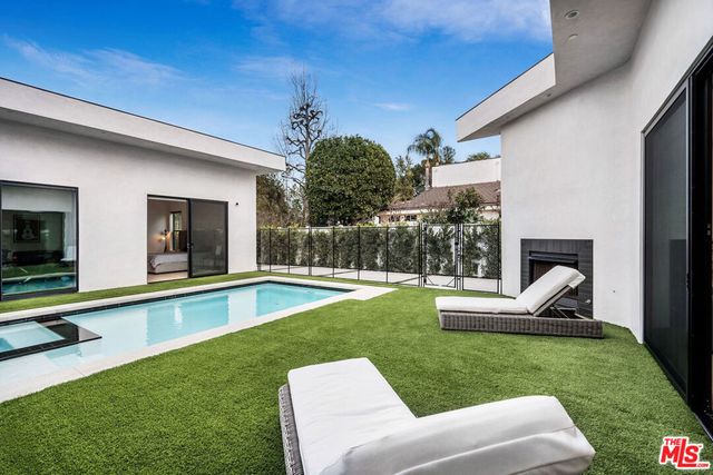 22931 Dolorosa Street, Woodland Hills, CA 91367