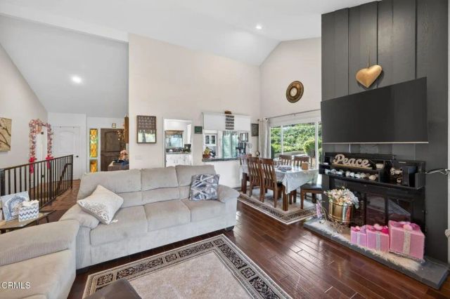 59 Rosehedge Lane, Oak Park, CA 91377