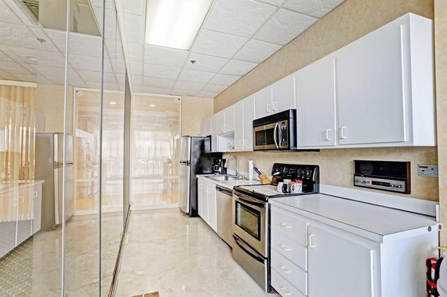 5440 N Ocean Drive 805, Singer Island, FL 33404