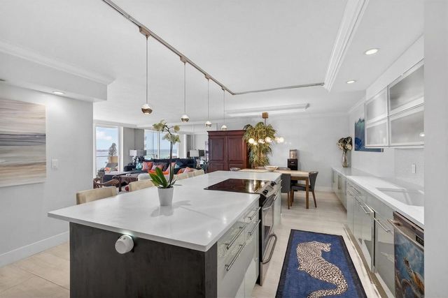5440 N Ocean Drive 805, Singer Island, FL 33404