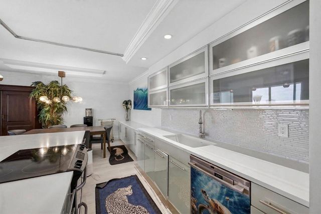 5440 N Ocean Drive 805, Singer Island, FL 33404