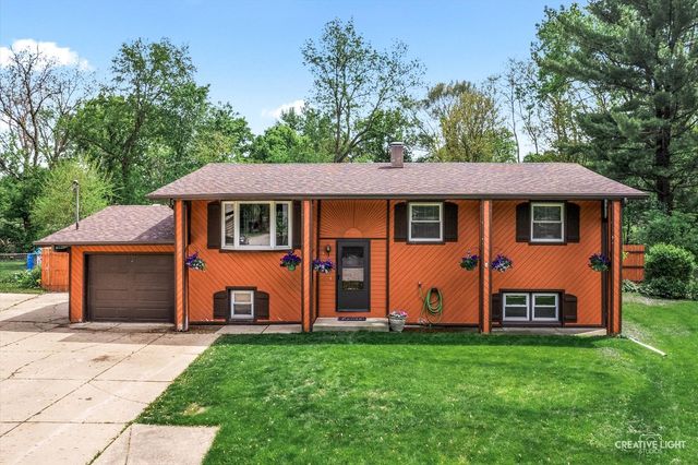 202 N Forest Avenue, Batavia, IL 60510