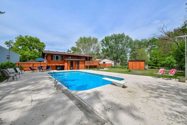202 N Forest Avenue, Batavia, IL 60510