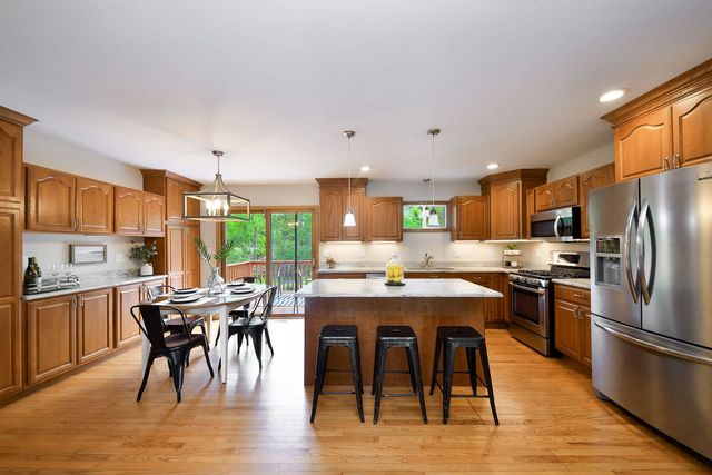 202 N Forest Avenue, Batavia, IL 60510