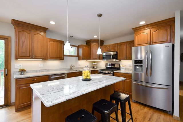 202 N Forest Avenue, Batavia, IL 60510