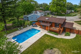 202 N Forest Avenue, Batavia, IL 60510