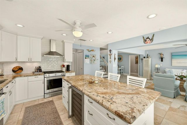 441 HARBOR DRIVE S, Indian Rocks Beach, FL 33785