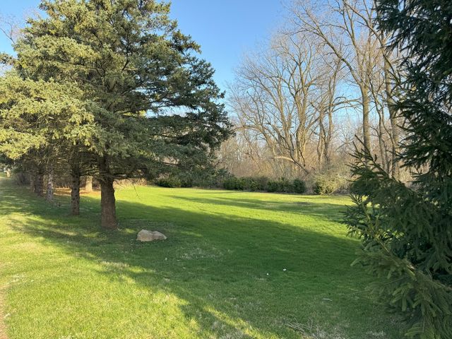 17N753 Widmayer Road, Hampshire, IL 60140