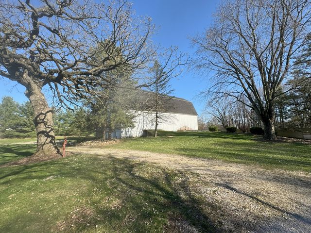 17N753 Widmayer Road, Hampshire, IL 60140