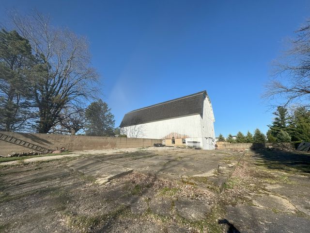 17N753 Widmayer Road, Hampshire, IL 60140