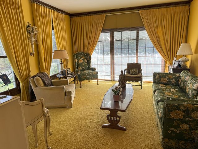 17N753 Widmayer Road, Hampshire, IL 60140