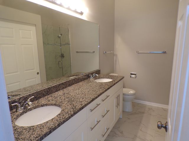 1053 Woodhill Court, Elgin, IL 60120