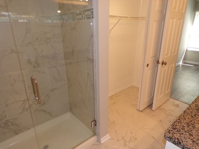 1053 Woodhill Court, Elgin, IL 60120