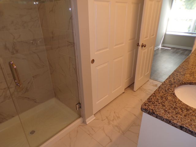 1053 Woodhill Court, Elgin, IL 60120