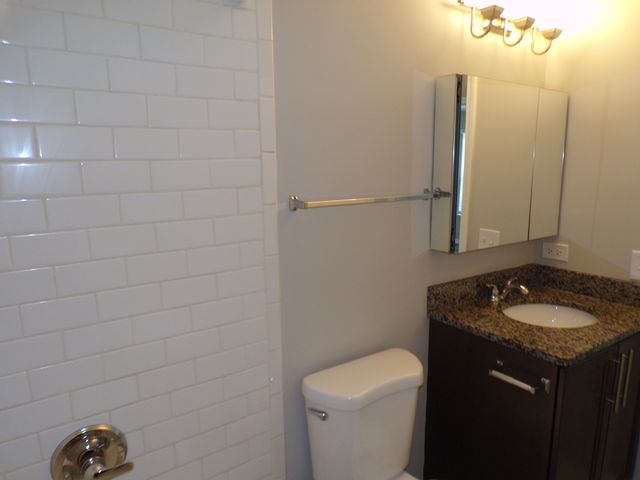 1053 Woodhill Court, Elgin, IL 60120