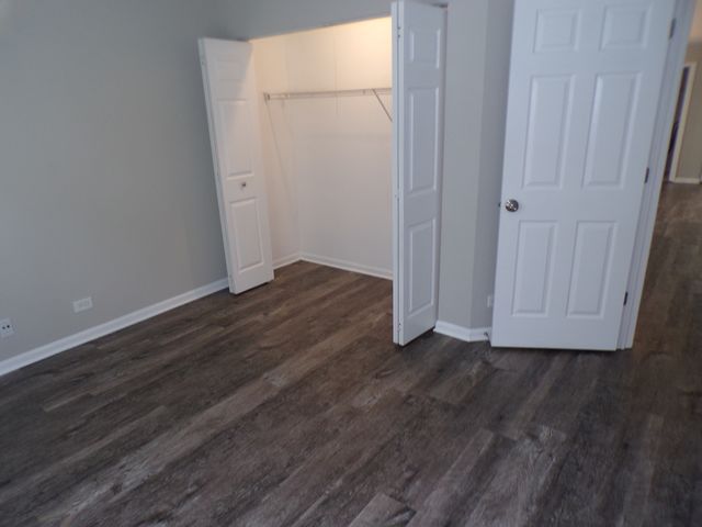 1053 Woodhill Court, Elgin, IL 60120