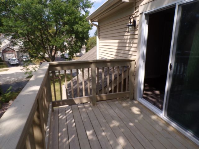 1053 Woodhill Court, Elgin, IL 60120