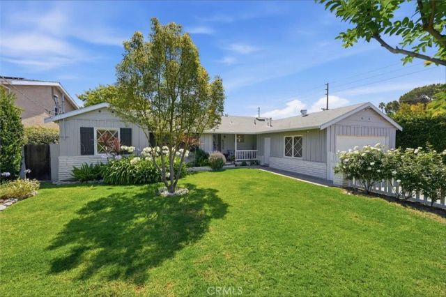 6530 Gaviota Avenue, Lake Balboa, CA 91406