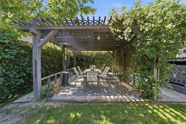 6530 Gaviota Avenue, Lake Balboa, CA 91406