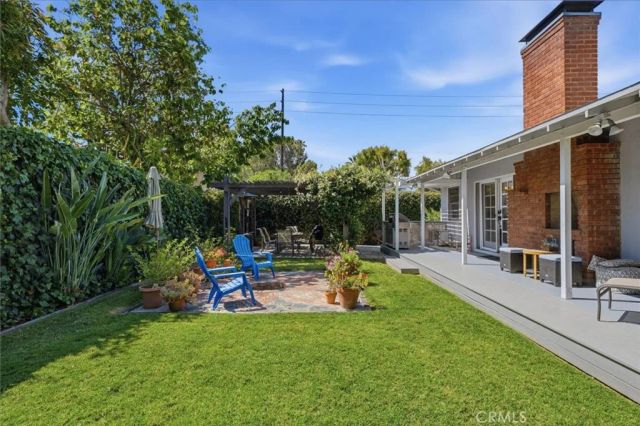 6530 Gaviota Avenue, Lake Balboa, CA 91406
