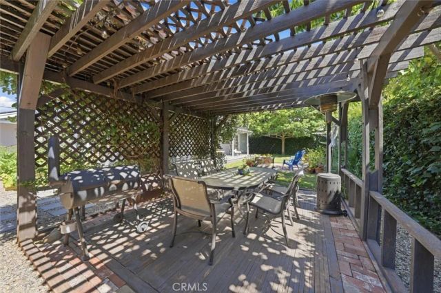 6530 Gaviota Avenue, Lake Balboa, CA 91406
