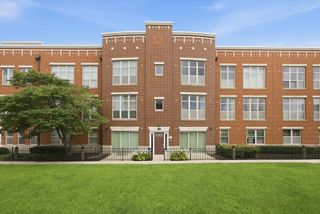 318 E 25th Place 2E, Chicago, IL 60616