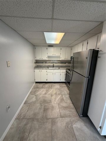 8402 111TH STREET 203, Seminole, FL 33772