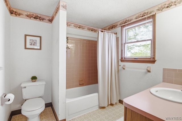 222 Hillpine Road, Cheektowaga, NY 14227